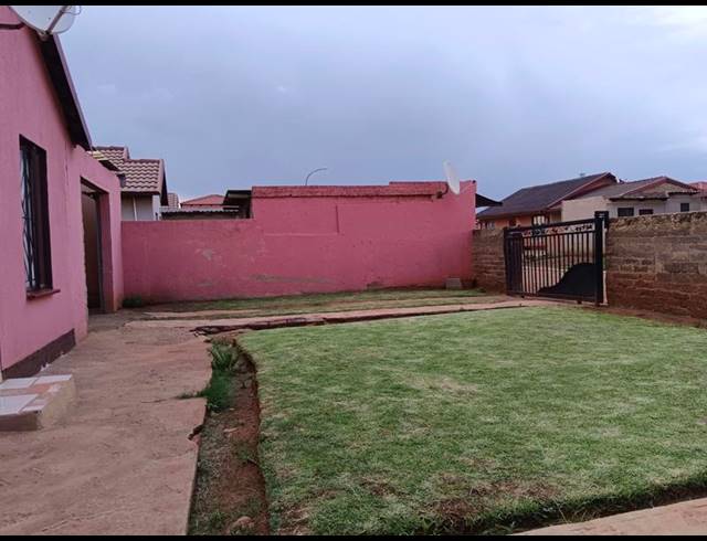 2 BEDROOM HOUSE FOR SALE IN LAKESIDE